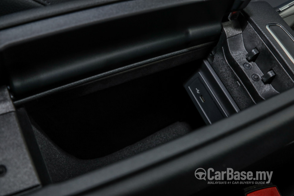 Mercedes-Benz B-Class W247 (2019) Interior