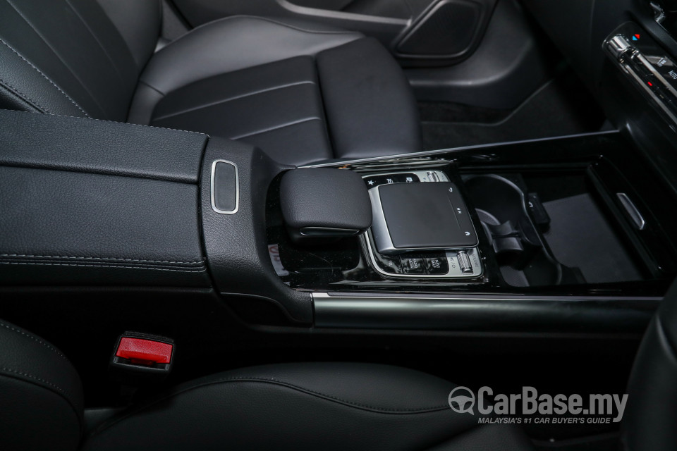 Mercedes-Benz B-Class W247 (2019) Interior