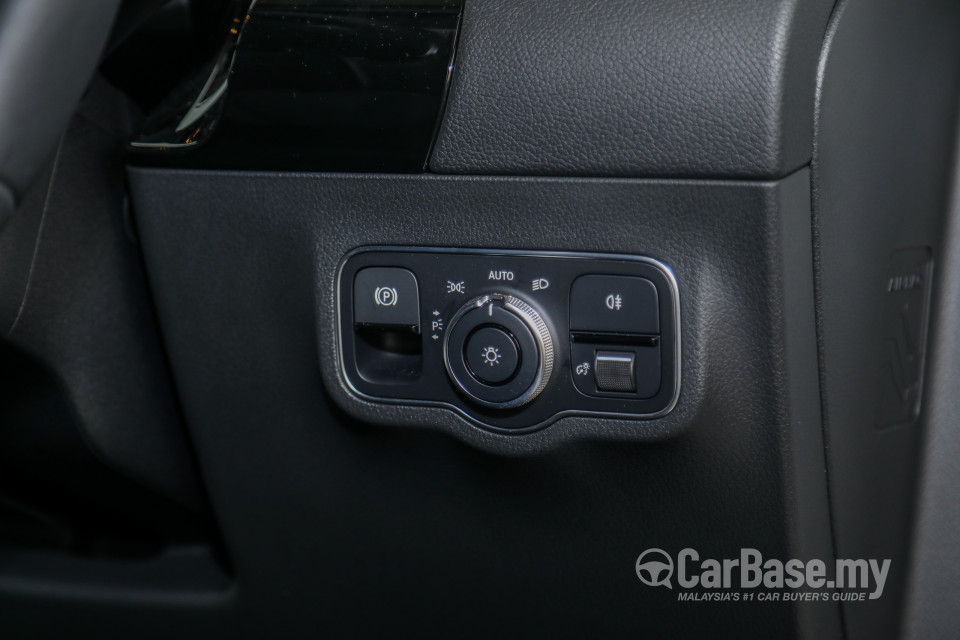 Mercedes-Benz B-Class W247 (2019) Interior