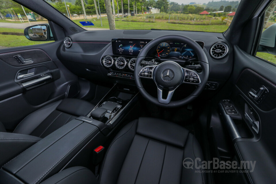 Perodua Aruz D38L (2019) Interior