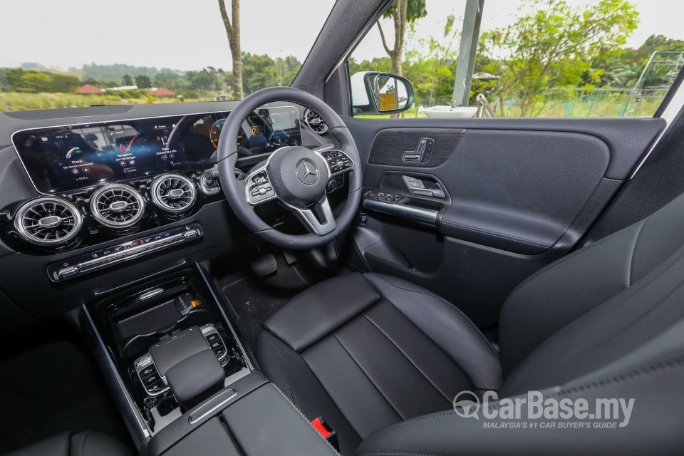 Mercedes-Benz B-Class W247 (2019) Interior