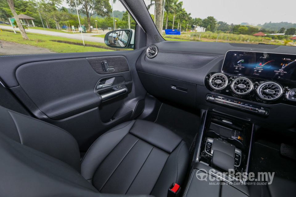 Mercedes-Benz B-Class W247 (2019) Interior
