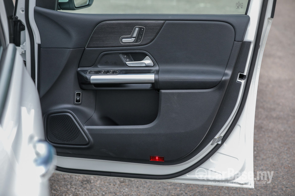 Mercedes-Benz B-Class W247 (2019) Interior