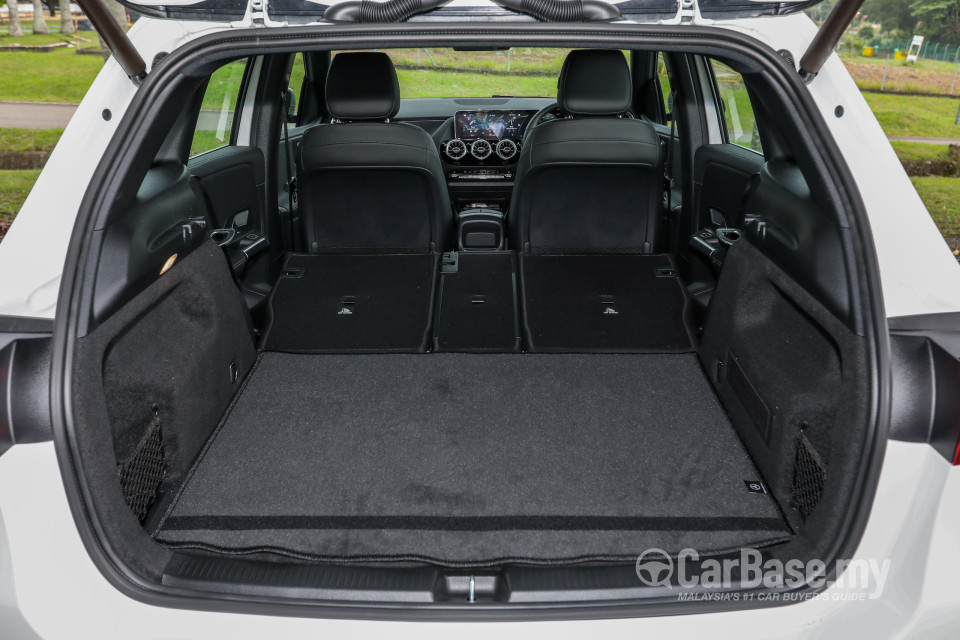 Mercedes-Benz B-Class W247 (2019) Interior