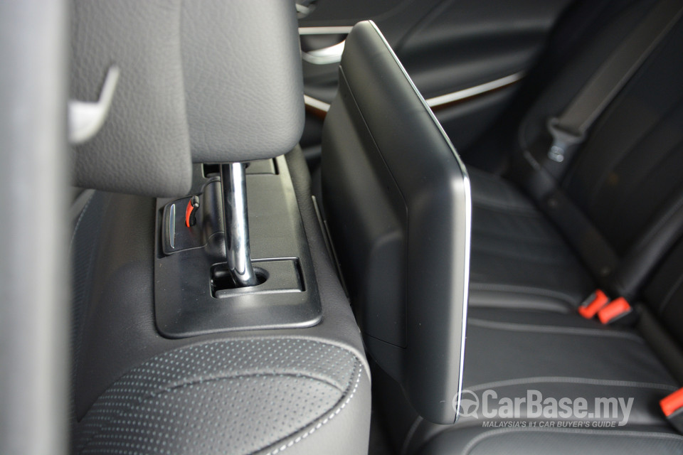 Mercedes-Benz S-Class W222 (2014) Interior