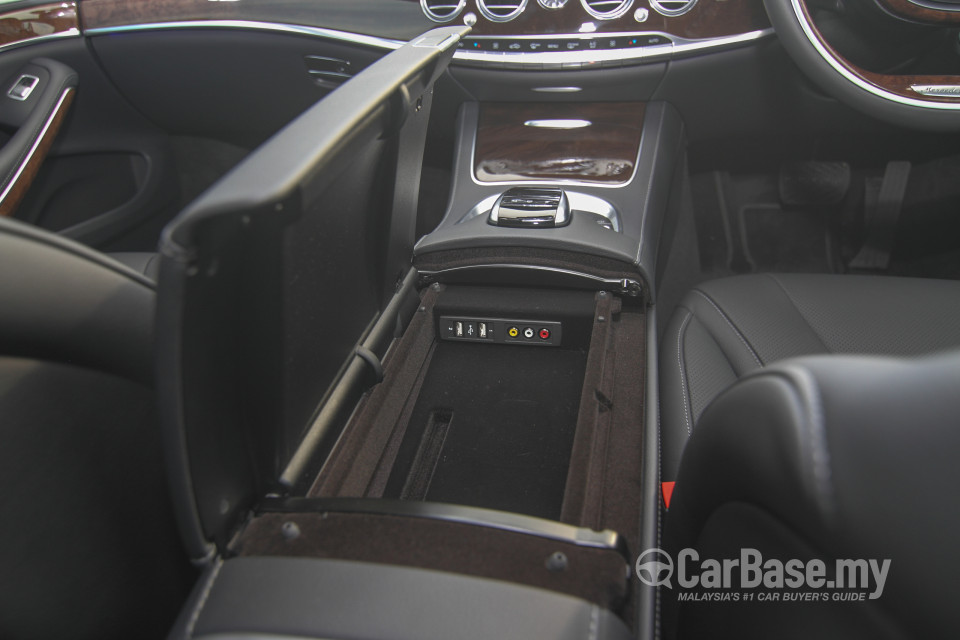 Mercedes-Benz S-Class W222 (2014) Interior
