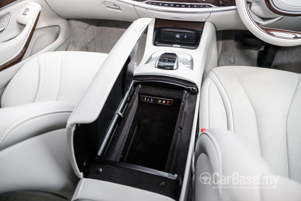 Mercedes-Benz S-Class W222 (2014) Interior