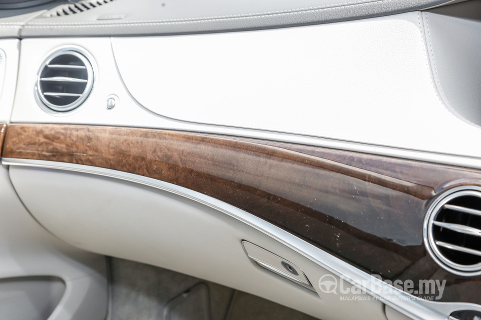 Mercedes-Benz S-Class W222 (2014) Interior