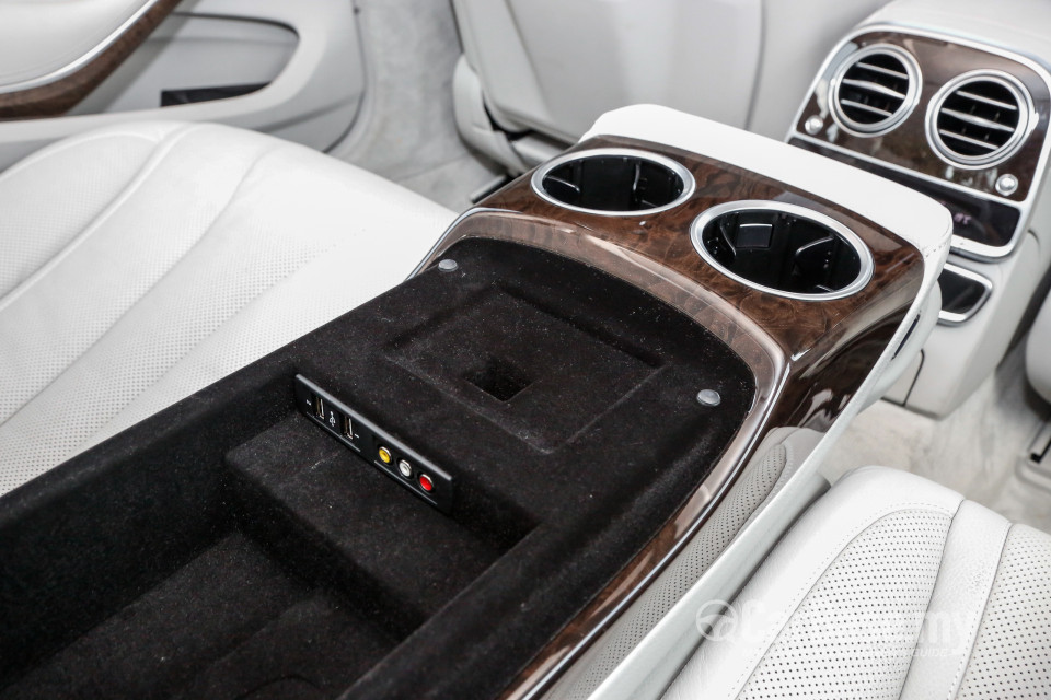 Mercedes-Benz S-Class W222 (2014) Interior