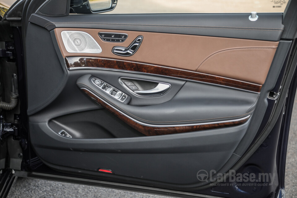 BMW i4 G26 (2022) Interior