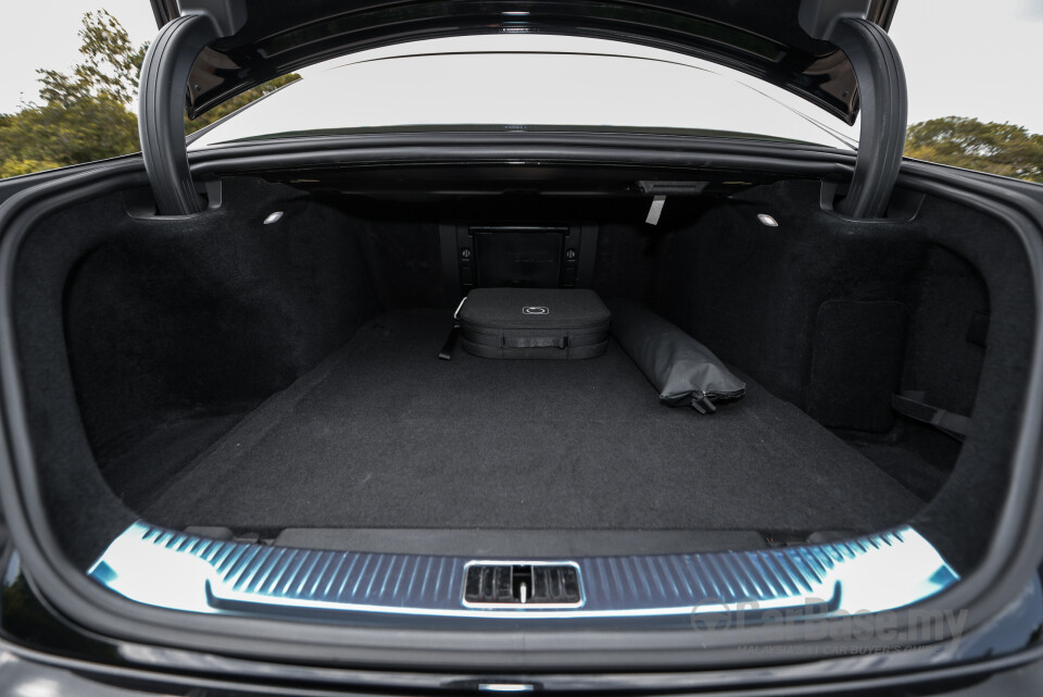 Mercedes-Benz S-Class V223 (2022) Interior