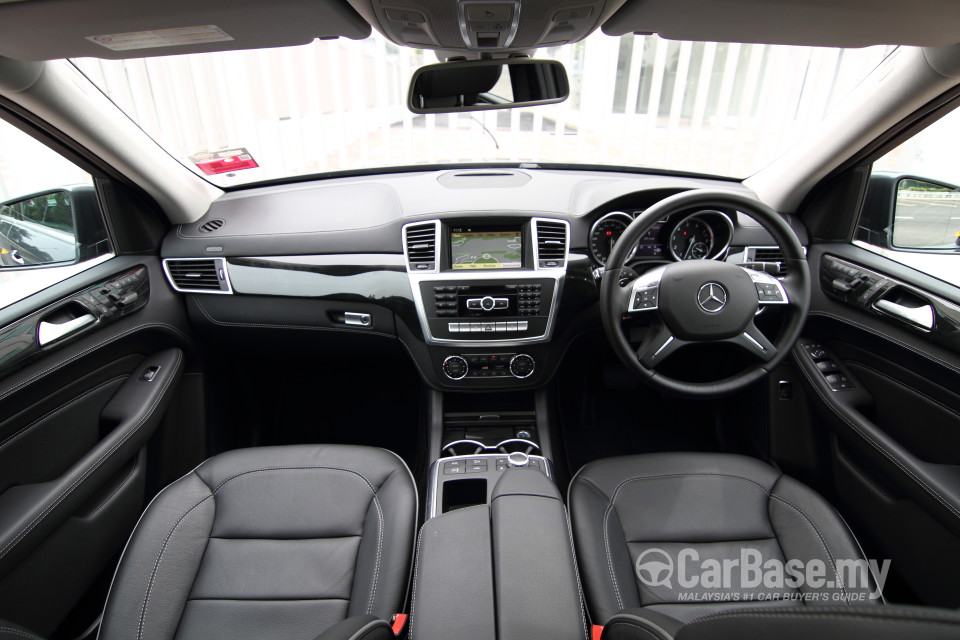 Mercedes-Benz GLE W166 (2012) Interior