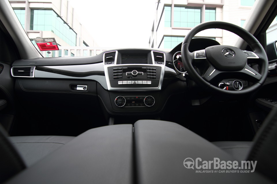 Mercedes-Benz GLE W166 (2012) Interior