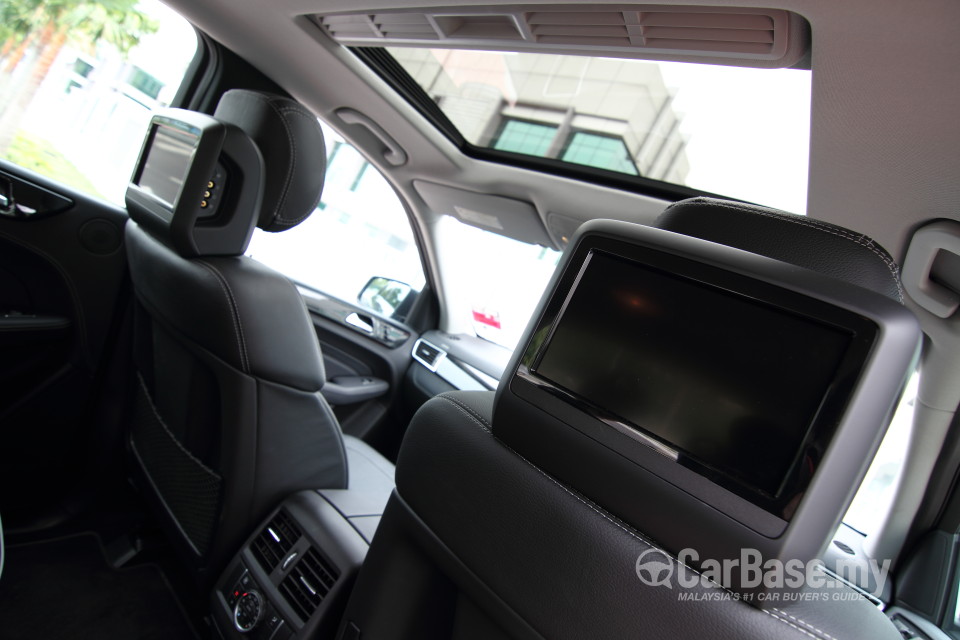 Mercedes-Benz GLE W166 (2012) Interior