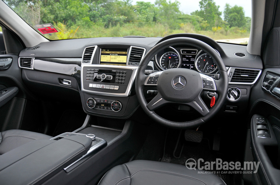 Mercedes-Benz GLE W166 (2012) Interior