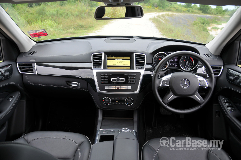 Mercedes-Benz GLE W166 (2012) Interior