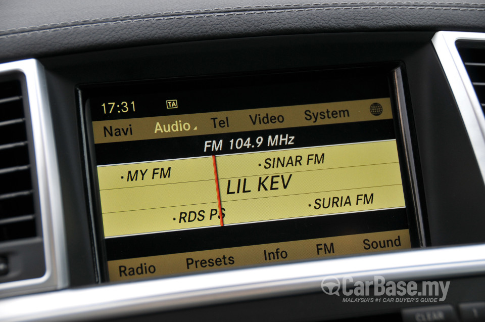 Mercedes-Benz GLE W166 (2012) Interior