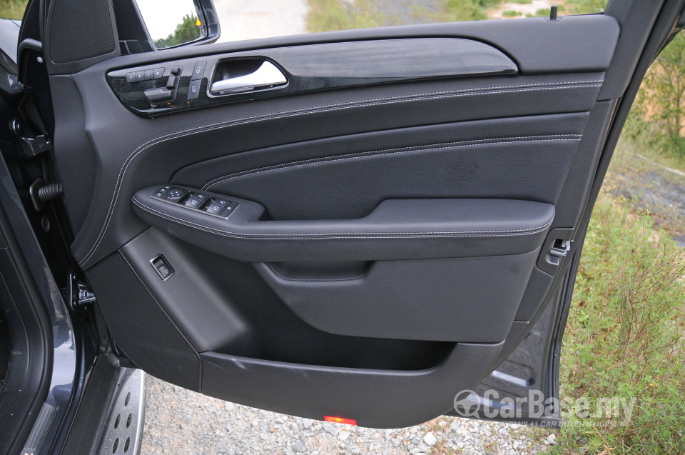 Mercedes-Benz GLE W166 (2012) Interior