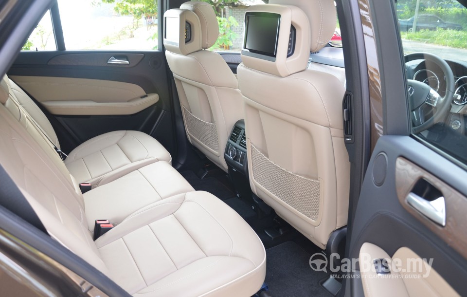 Mercedes-Benz GLE W166 (2012) Interior