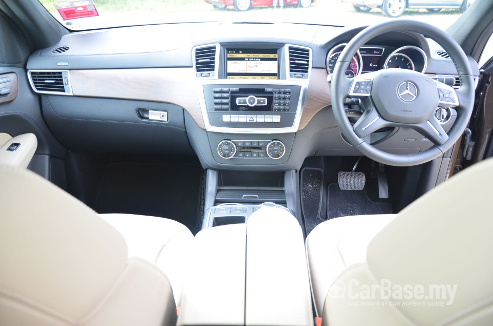 Mercedes-Benz GLE W166 (2012) Interior