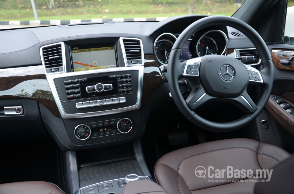 Mercedes-Benz GLE W166 (2012) Interior