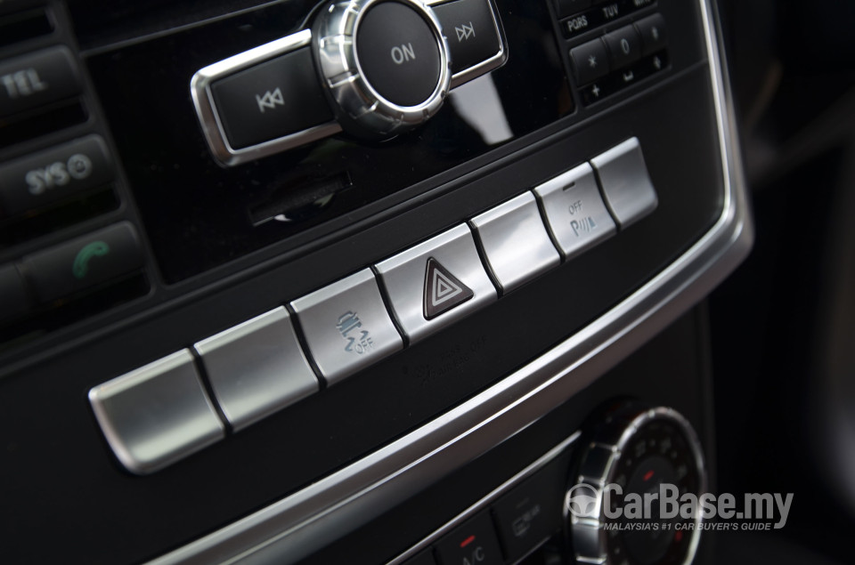 Mercedes-Benz GLE W166 (2012) Interior
