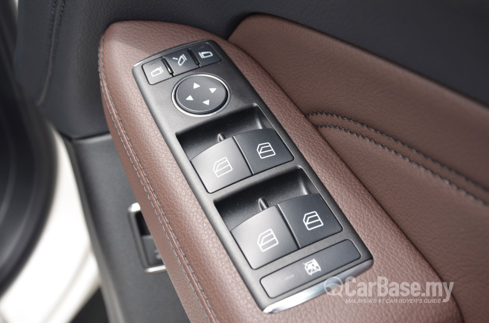 Mercedes-Benz GLE W166 (2012) Interior