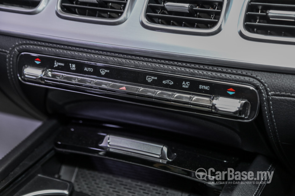 Mercedes-Benz GLE V167 (2019) Interior