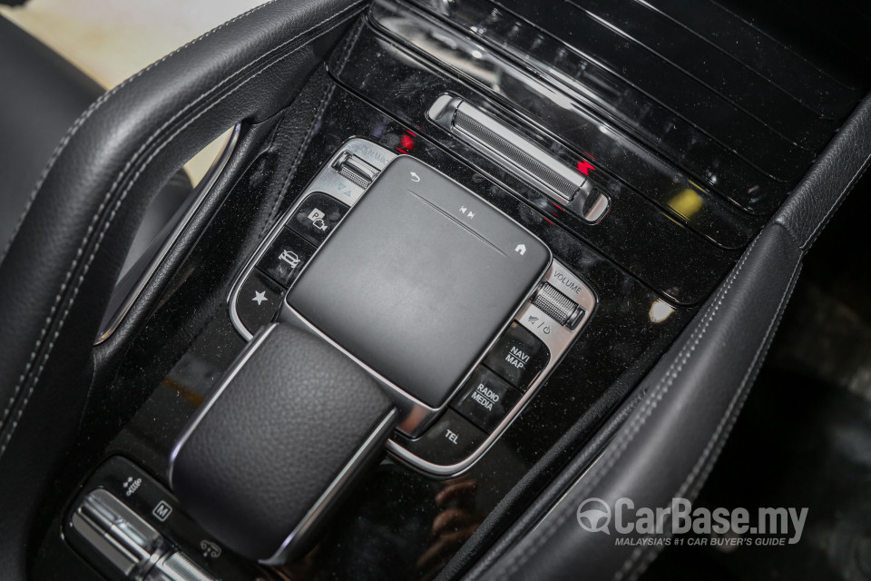Mercedes-Benz GLE V167 (2019) Interior