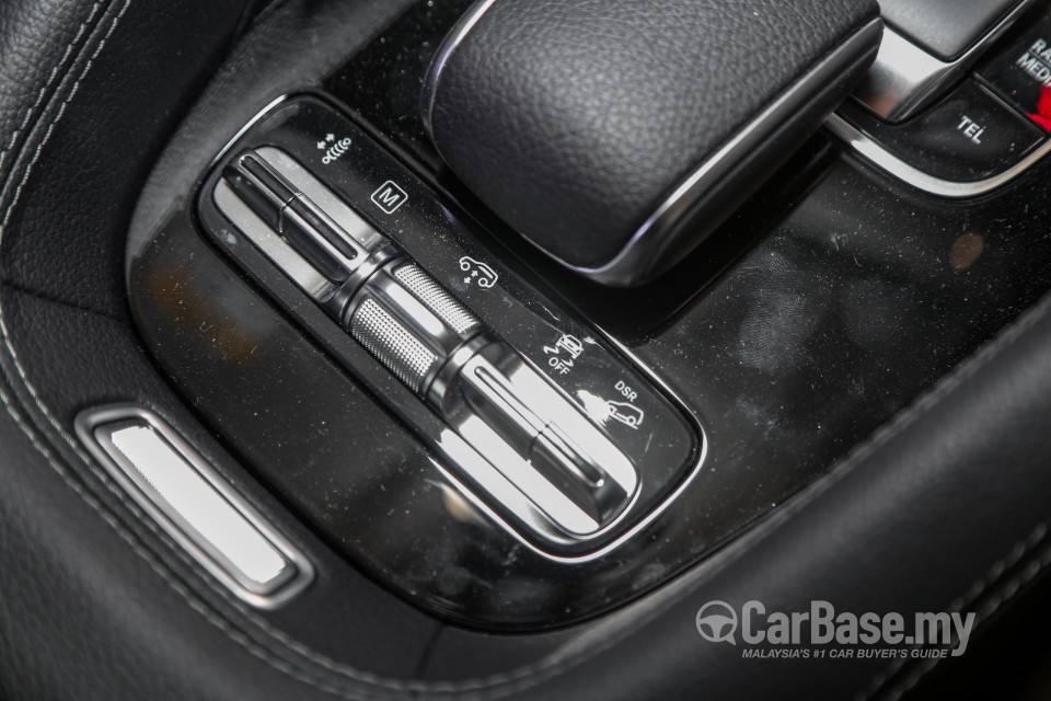 Mercedes-Benz GLE V167 (2019) Interior