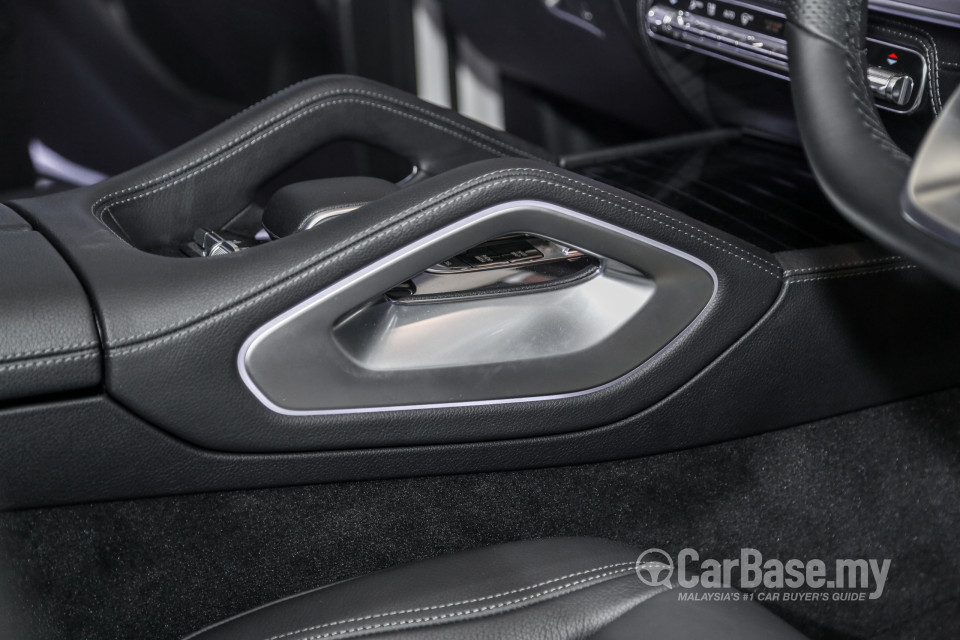 Mercedes-Benz GLE V167 (2019) Interior