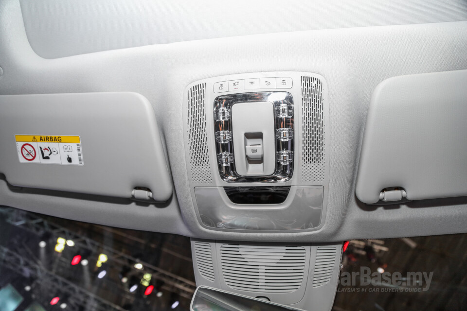 Toyota Innova AN140 (2016) Interior