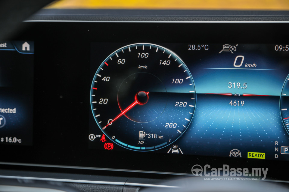 Mercedes-Benz GLE V167 (2019) Interior
