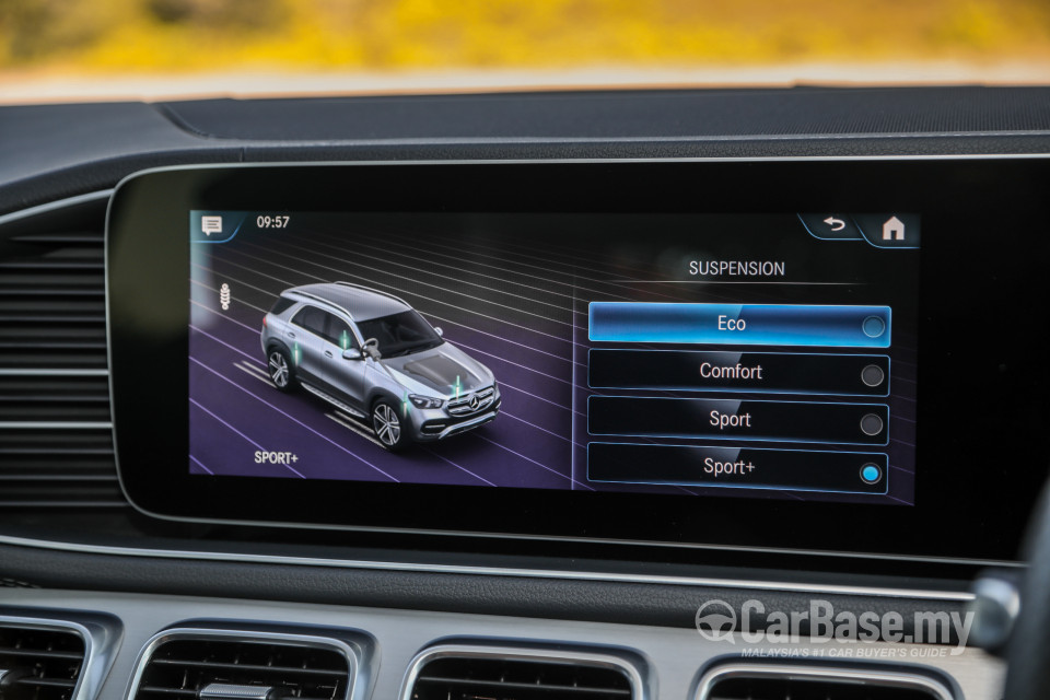 Mercedes-Benz GLE V167 (2019) Interior