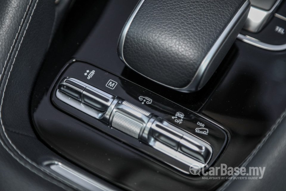 Mercedes-Benz GLE V167 (2019) Interior
