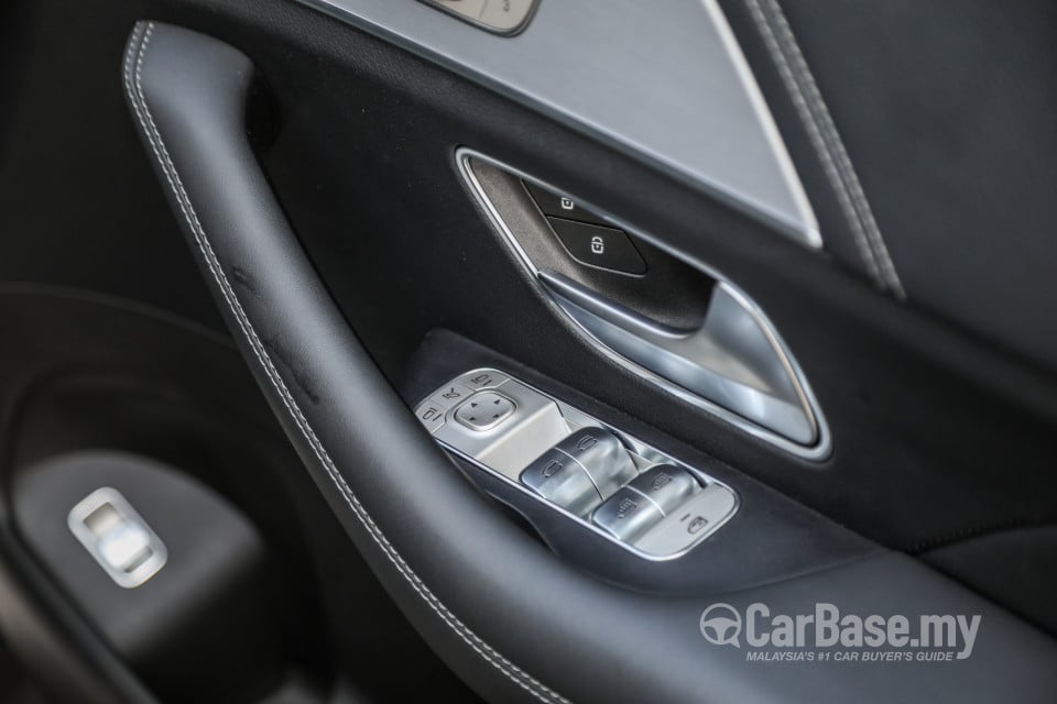Mercedes-Benz GLE V167 (2019) Interior