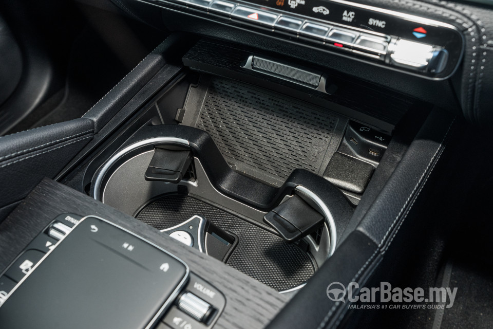 Mercedes-Benz GLE V167 (2019) Interior