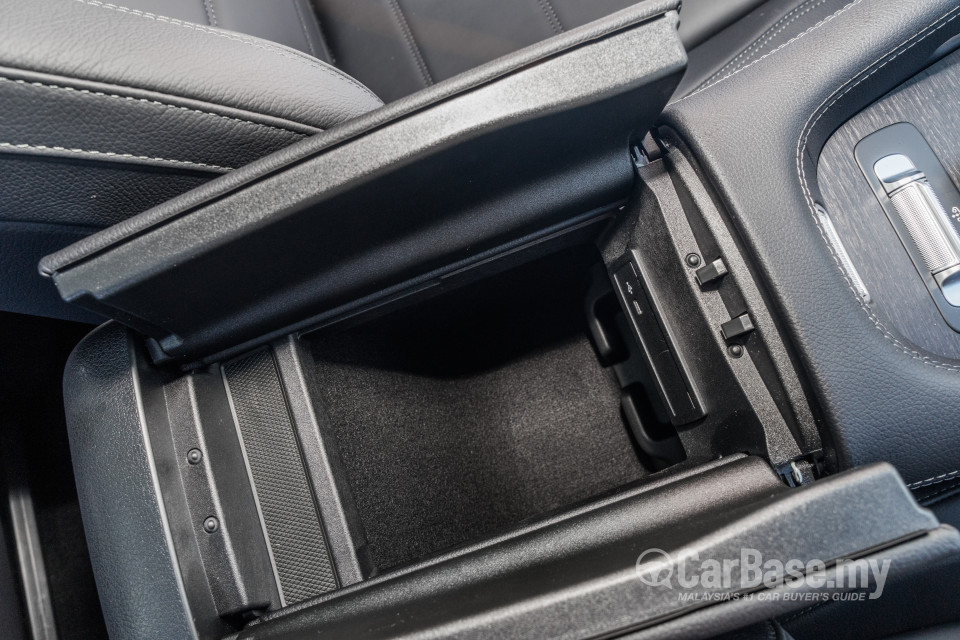 Mercedes-Benz GLE V167 (2019) Interior