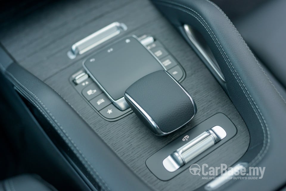Mercedes-Benz GLE V167 (2019) Interior