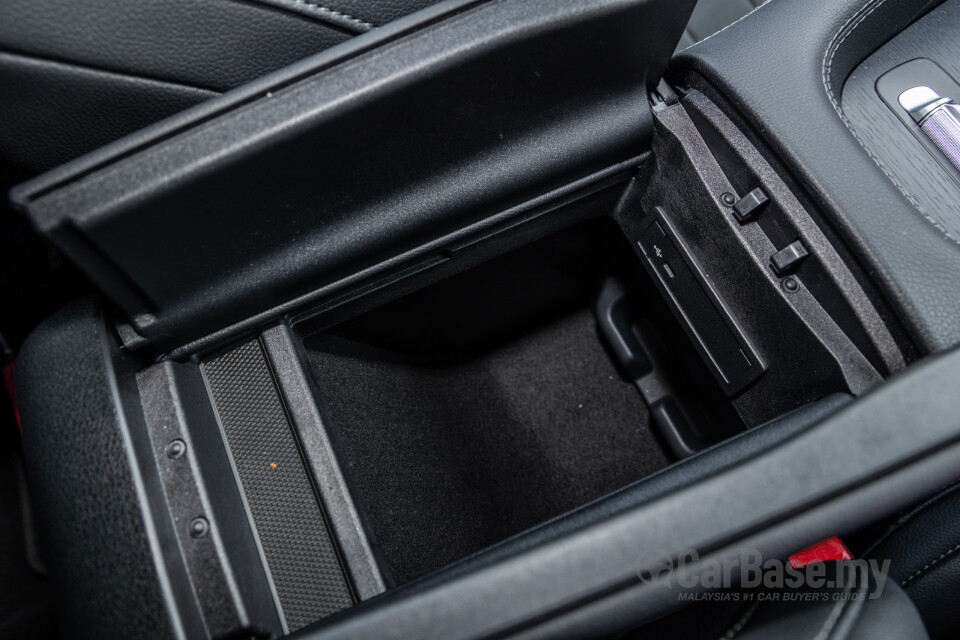 Mercedes-Benz GLE V167 (2019) Interior