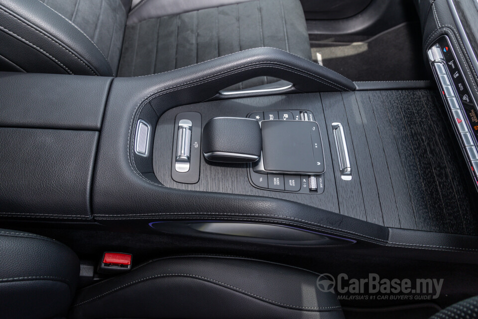 Mercedes-Benz GLE V167 (2019) Interior