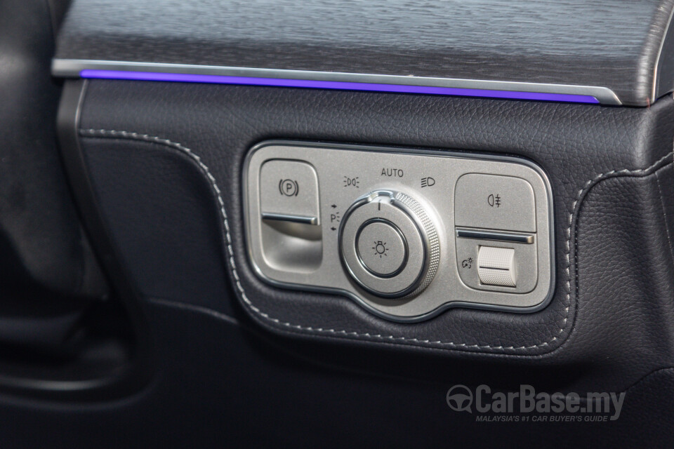 Mercedes-Benz GLE V167 (2019) Interior