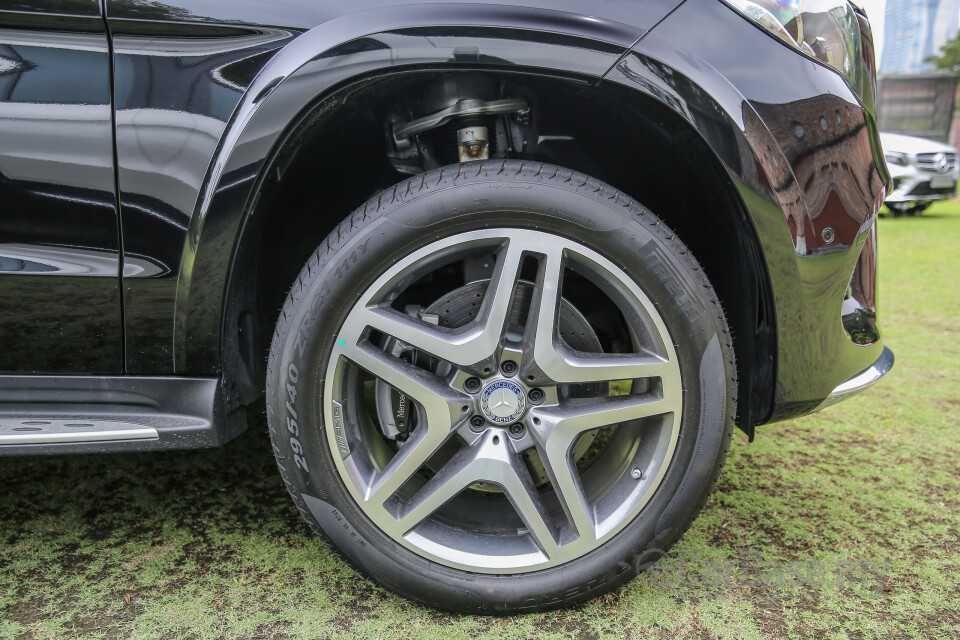 Volkswagen Touareg Mk2 (2010) Exterior