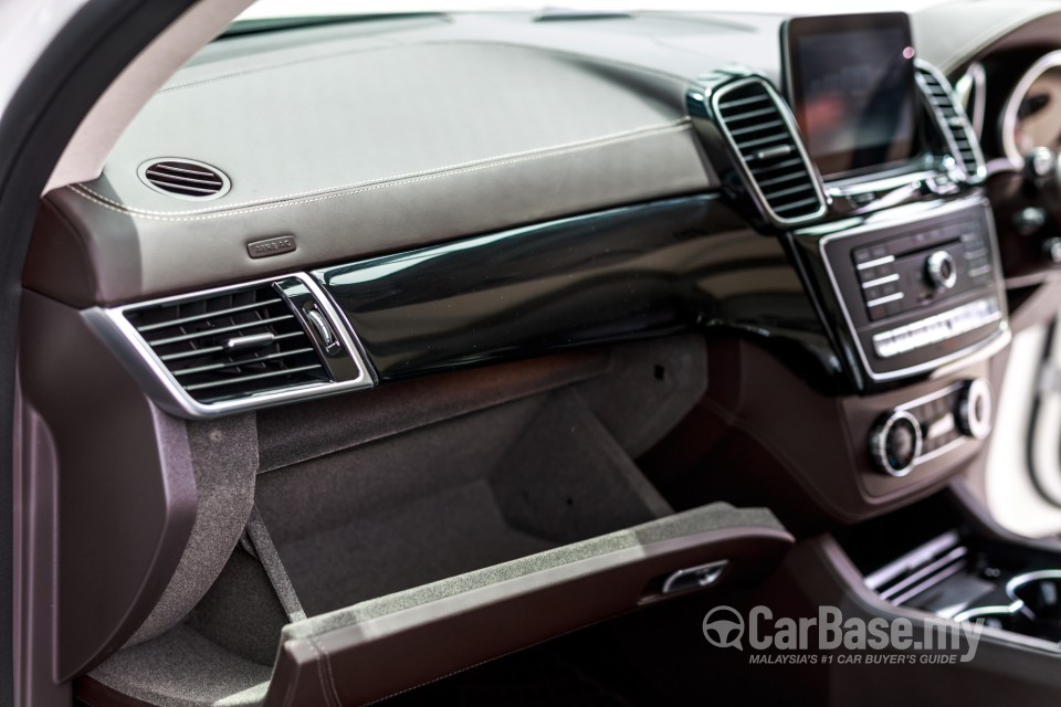 Mercedes-Benz GLS X166 Facelift (2016) Interior
