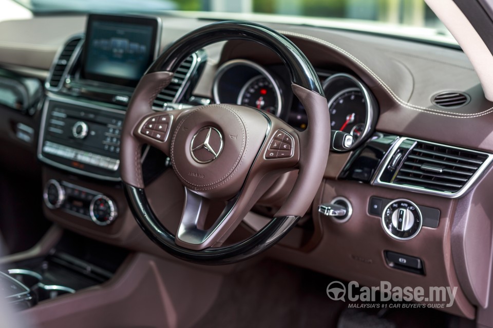 Mercedes-Benz GLS X166 Facelift (2016) Interior