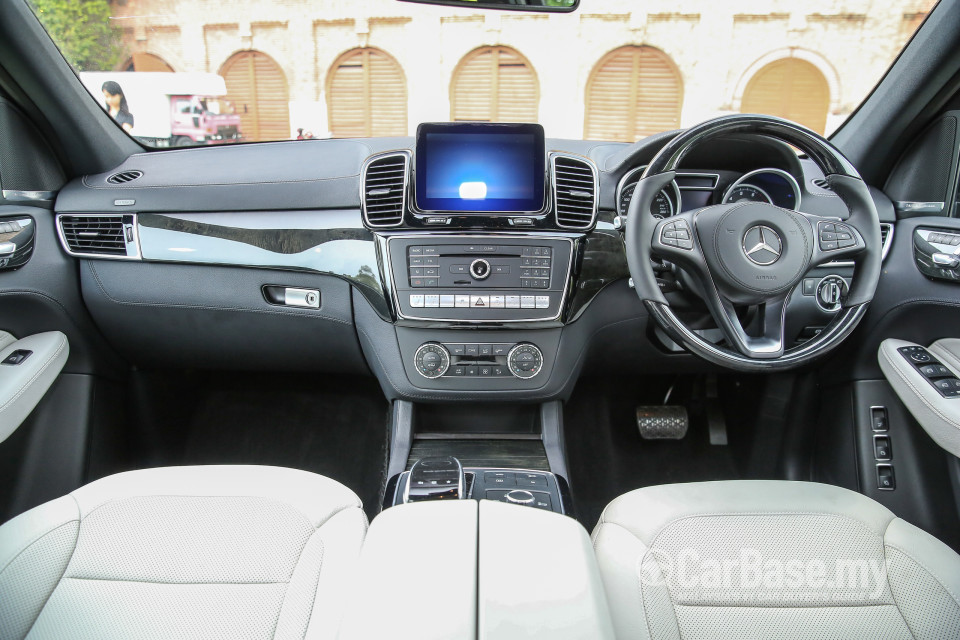 Mercedes-Benz GLS X166 Facelift (2016) Interior