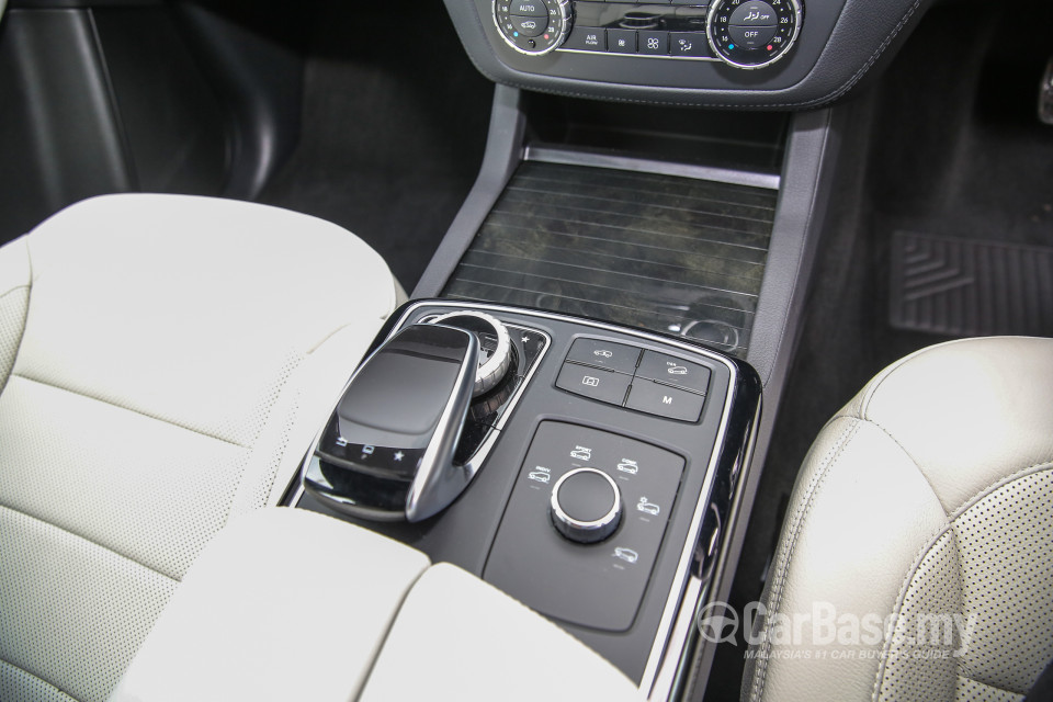 Mercedes-Benz GLS X166 Facelift (2016) Interior