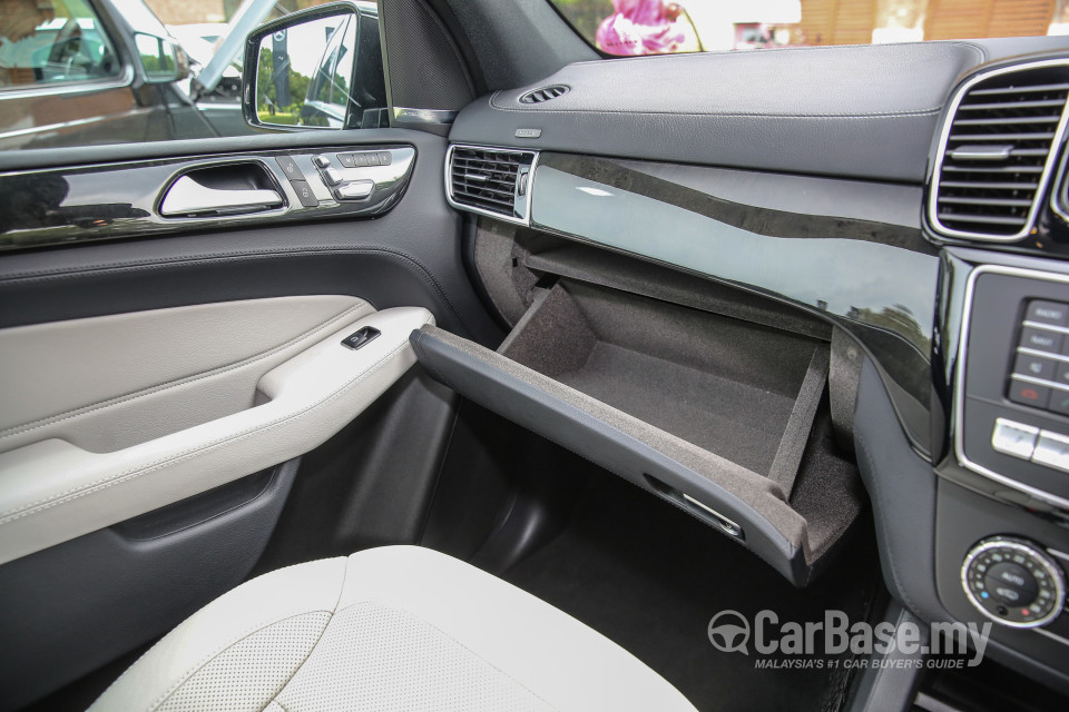 Mercedes-Benz GLS X166 Facelift (2016) Interior
