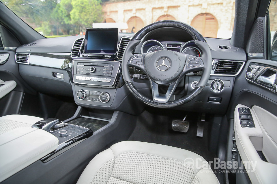 Mercedes-Benz GLS X166 Facelift (2016) Interior