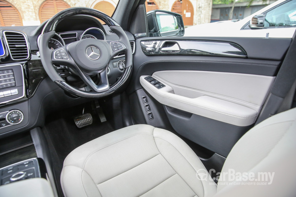 Mercedes-Benz GLS X166 Facelift (2016) Interior